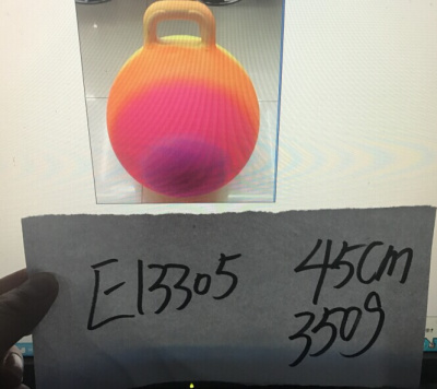 Мяч массажный с ручкой 45 см флюаресцентный Е13305